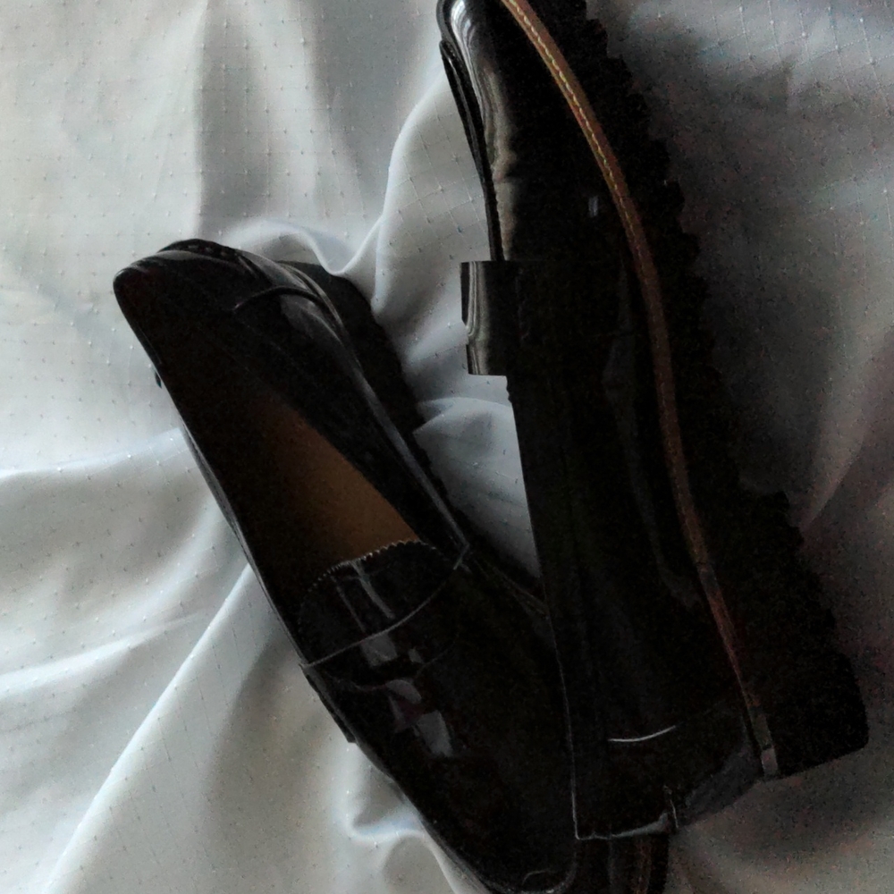 Beautiful shoes - Picture 3 of 3